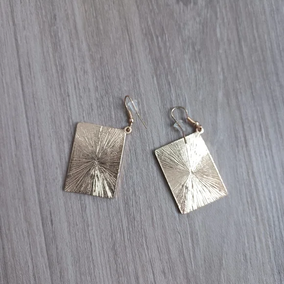 Poker Ace Cards Mis-Match Dangle Earrings - Picture 4 of 6